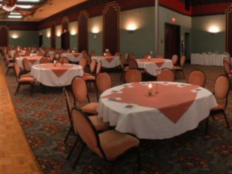 La Saguenéenne - Hôtel et Centre de Congrès Saguenay Restaurante foto